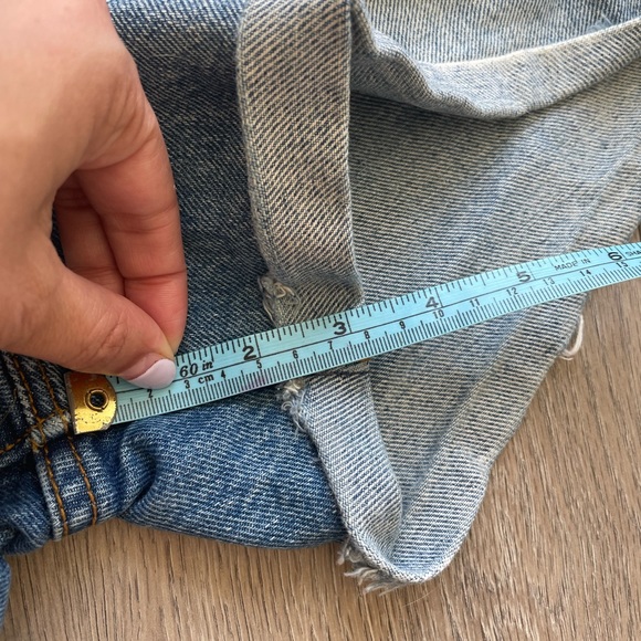 Levi’s High-Waisted Shorts - Picture 5 of 6